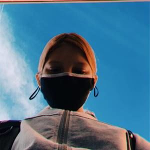 Meet your Posher, Elise